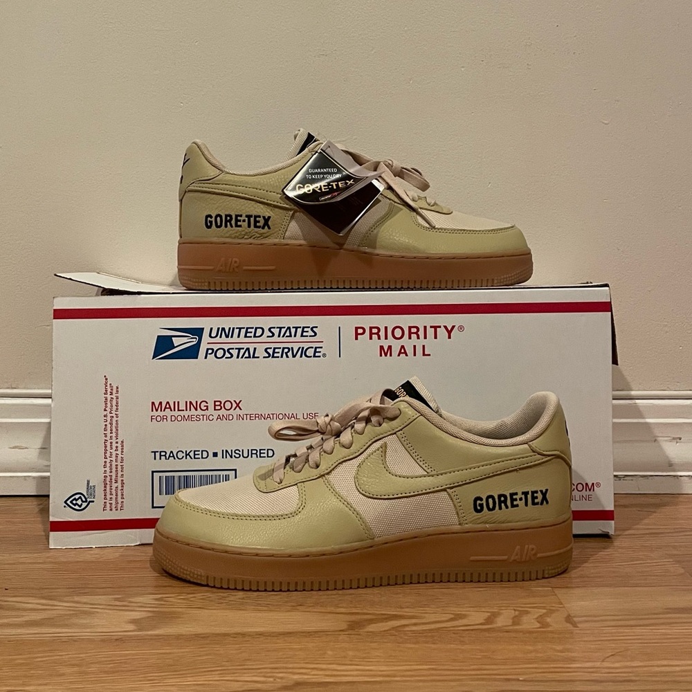 AF1 GORE-TEX 🔥
Deadstock • Sail/Tan/Gum Size 10 men /11.5 women